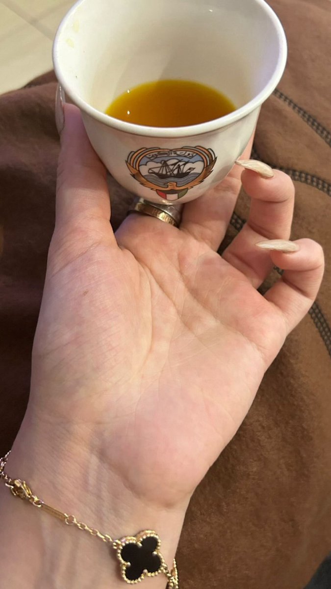 جتني : سوات البشاير و أقبلت بـ اندفاع
و راحت مراح الجمايل يوم راحت سدّى :)

_ جابر النشيرا