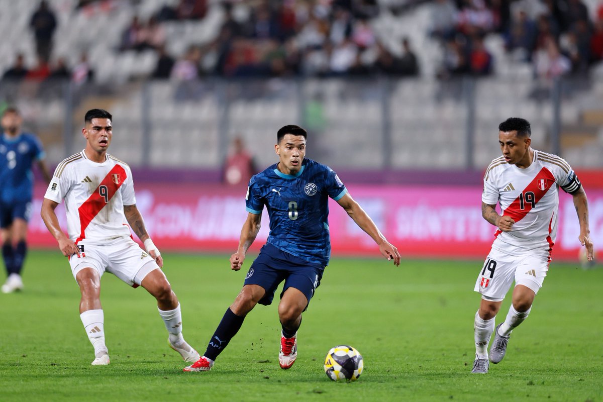 Albirroja's tweet photo. ⏱️ 72'

🗣️ ¡Orlando Gill responde ante el remate de Renato Tapia!

🇵🇪 #Perú 0
🇵🇾 #Paraguay 0 https://t.co/H6wRoMtP2S