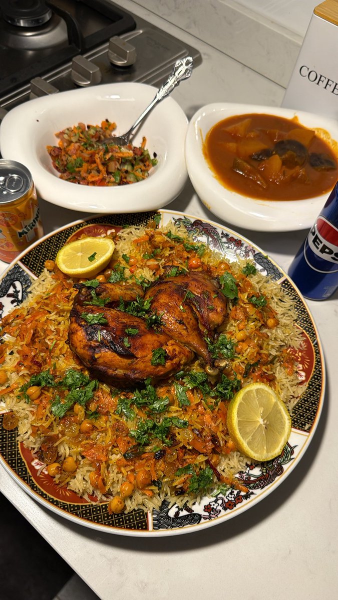 Lamia_166's tweet photo. @yonqx_ شدعوه علييييك 🤨!!!! https://t.co/WPE9ERJXN3