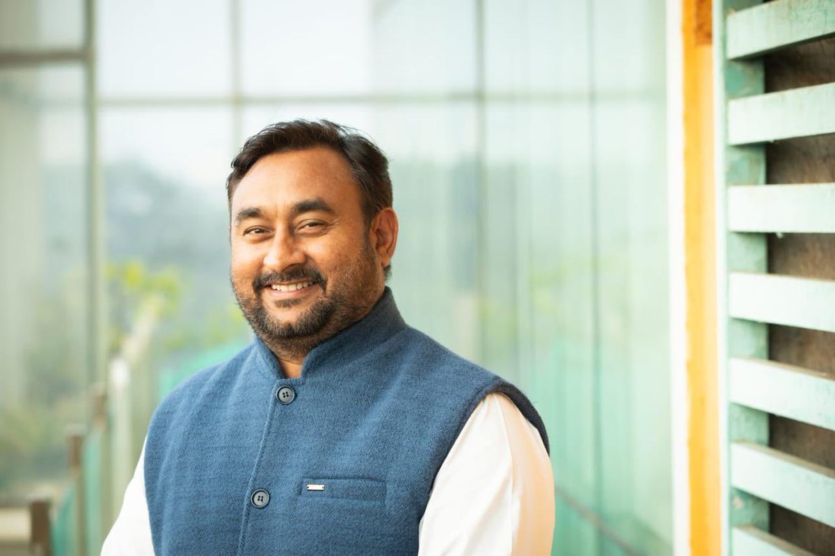 बुलंदशहर के लोकप्रिय सांसद, आम जनता के सच्चे सेवक, देशहित में हमेशा अपनी आवाज़ बुलंद करने वाले तथा आने वाले समय में देश की उभरती हुई प्रतिभाशाली शख्सियत माननीय सांसद श्री भोला सिंह जी को जन्मदिन की हार्दिक बधाई एवं शुभकामनाएँ 🙏🏻💐💐

आपका नेतृत्व निरंतर प्रेरणा देता रहे, देश और