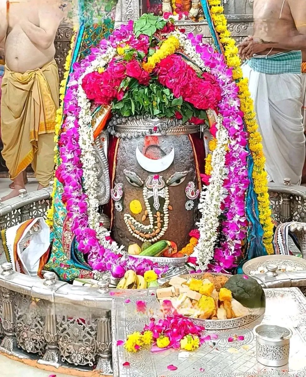 🙏🔱जय श्री महाकाल🔱🙏
श्री महाकालेश्वर ज्योतिर्लिंगजी के भस्म आरती श्रृंगार दर्शन 🦂#10_सितंबर_2025_
🙏🌹हर हर महादेव 🌹🙏
🙏🔱जय शिव शम्भू🔱🙏
🙏🐍#ओम_नमः_शिवाय 🐍🔱
#शुभ_प्रभात_वंदन