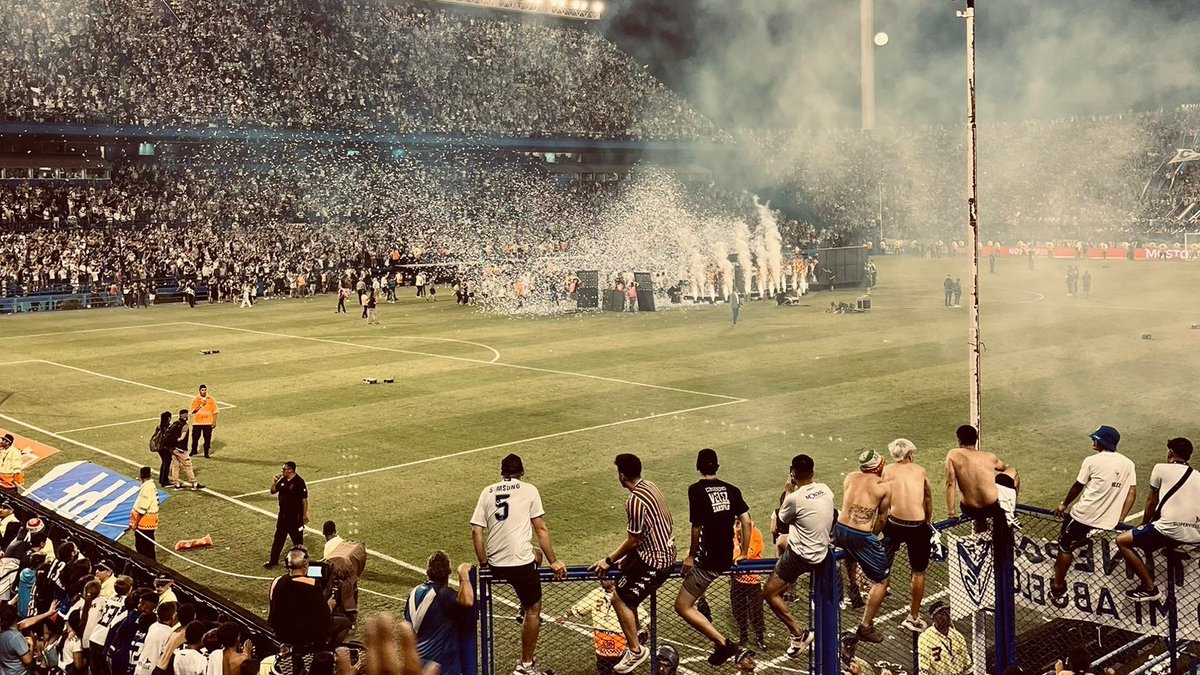 🎟️ Venta de entradas a socios para #Vélez vs. Racing - martes 19.00 horas:

💰 Populares y Bianchi Alta: $25.000 (mayores) y $9.000 (menores).
💰 Bianchi Baja: $35.000 (mayores) y $15.000 (menores).
💰 Norte Baja: $60.000 (mayores) y $35.000 (menores).

💳 Ya se pueden comprar en