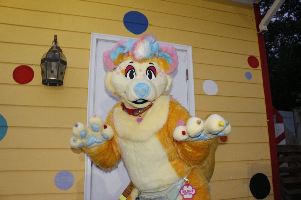 prizepuppyy's tweet image. Peewees Playhouse has officially been renovated to be Prize&apos;s Playhouse! ✨🌈🥳 #plushsuit 📸@/thejoeschmoe on instagram