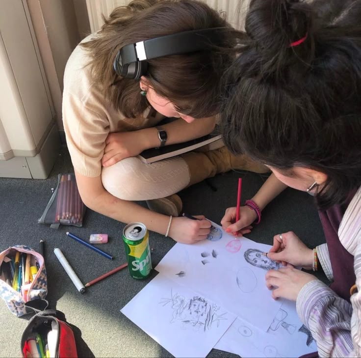 isanrio's tweet image. i'd literally be your personal freak ass girlfriend dressed in sheeps clothing, matching stuffs bcs #WHY_NOT. holding hands 24/7 or i WILL EXPLODE. doing outdoor fun dates (drawing, pottery, bookdate, window shopping, you name it).