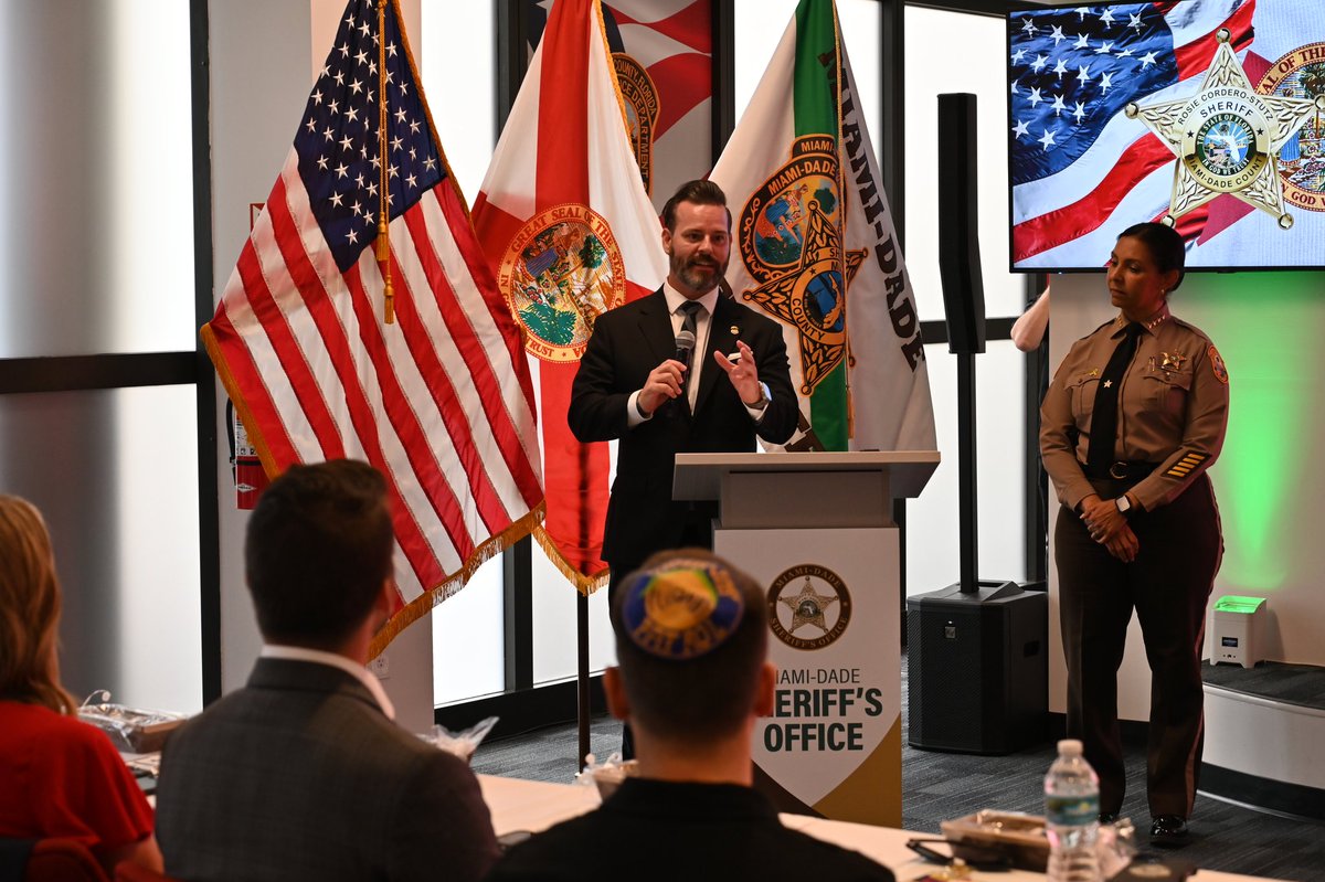 USAO_SDFL's tweet image. U.S. Attorney Reding Quiñones joined @Sheriff_Rosie, @markrosenbergfl, and our law enforcement partners at the Pre-High Jewish Holiday Safety Meeting in Doral.

He highlighted our recent prosecution of a man who targeted our Jewish community in South Florida with violent threats…