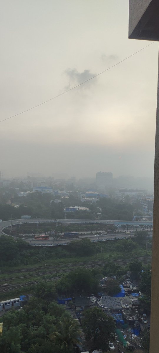 PriyankGupta__'s tweet photo. @AvinashVasudev6 @mpcb_official @NMMConline @NMMCCommr Even the Sun has lost its power due to the smog created by dangerous smoke released by industries in MIDC Koparkhairane... authorities are either incapable or not acting deliberately @CPCB_OFFICIAL @mpcb_official @MoHFW_INDIA https://t.co/e6LSD5jyfU