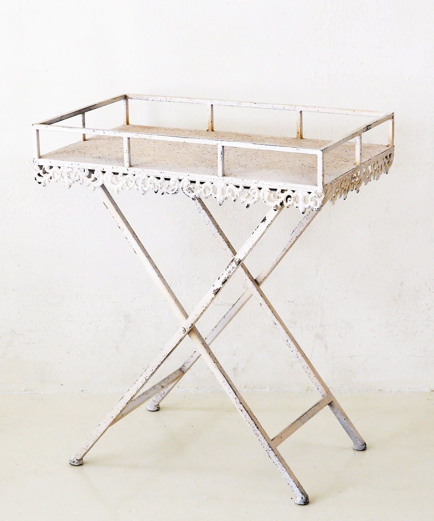 新品未使用◆ salut!サリュ　アイアン折り畳みテーブル ◆ WEB限定商品》アイアン折り畳みテーブル | salut!(サリュ)ライフ