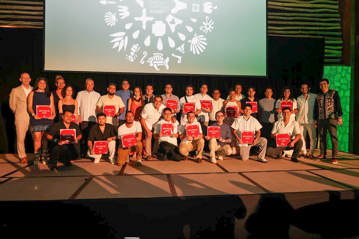 La gastronomía del Caribe Mexicano brilló en la entrega de placas MICHELIN 2025.

⭐3 Estrellas, 🥢4 Bib Gourmand y 🍴13 recomendados. Reconocimientos a Nahúm Velasco (Servicio) y Jonatán Gómez Luna (Chef Mentor).

Orgullo que pone a Quintana Roo en el mapa mundial.
