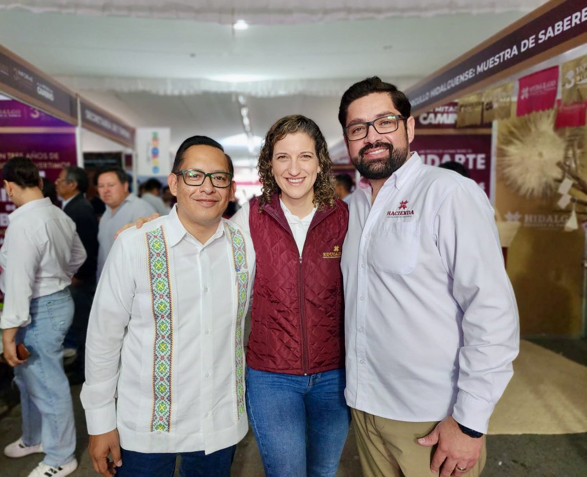 MariMandujanoC's tweet photo. Hoy acompañé al gobernador @juliomenchaca_, en la presentación de su 3er Informe regional en #Ixmiquilpan, tierra de gran historia y orgullo del Valle del Mezquital.

Durante la feria de resultados brindamos atención y apoyo a la ciudadanía. #ALaMitadDelCamino https://t.co/plVcsSysZl