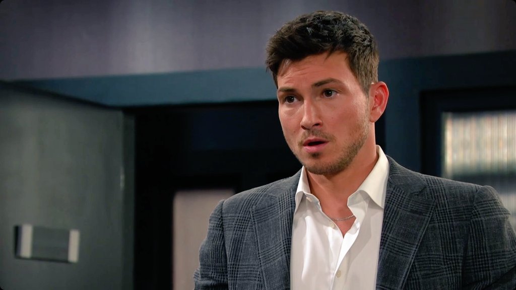brianne1017's tweet photo. Alex is worried that Xander is threatening to fire him again, but the only "or else" at stake is Victor's legacy. Xander doesn't want to lose everything that his father worked so hard for. #Days @PaulTelfer @MrRobertScott #AlexCeption https://t.co/nC0MA18exX