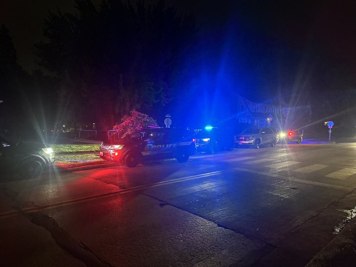 DominicKBJRMN's tweet photo. 2/🧵 Eye witnesses on scene say a suspect broke into a house and is now stuck inside. I have spoken with officials on scene who have not confirmed or denied this. Superior swat, Douglas county swat, k9, robot, a drone are all on scene. https://t.co/Trr5WZr0L7
