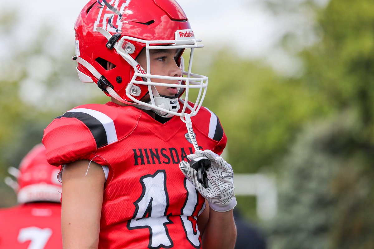 HinsdaleFalcons's tweet photo. JV GOLD vs. Palatine #hinsdale #falcons #football 🏈 https://t.co/WdUmwMs1t5