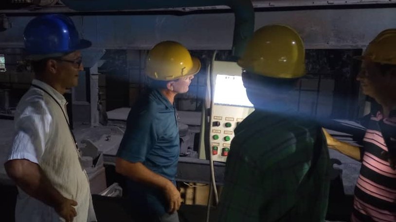 Realiza el <a href="/EdismarSy/">Edismar Saavedra Yero</a> recorrido de trabajo por <a href="/AcinoxT/">Acinox Las Tunas</a>. En el intercambio con los trabajadores constató el buen ritmo de recuperación de la avería y la voluntad de un colectivo que vence ante cada #TareaDeGrandes.
#UnaIndustriaConVolintadDeAcero
#PorLasTunasLaVictoria