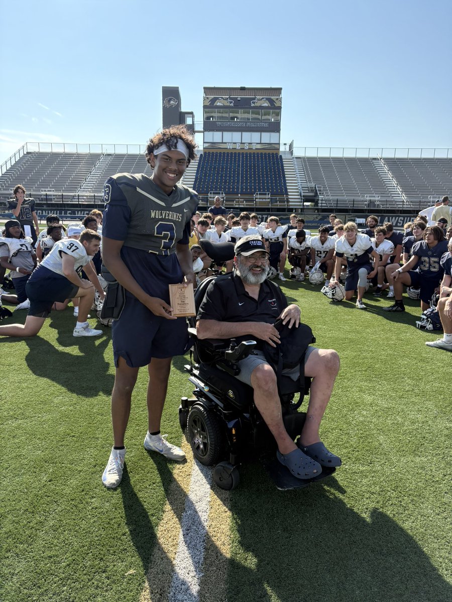 BVille_West_FB's tweet image. Our own @Tre__Thompson3 was the POTW for the Coaches and the Mouth Podcast!  Tre’ had 6 TD passes and was 21-24 for 379 yds in the first half of a win vs Cabot! Congrats Tre’!