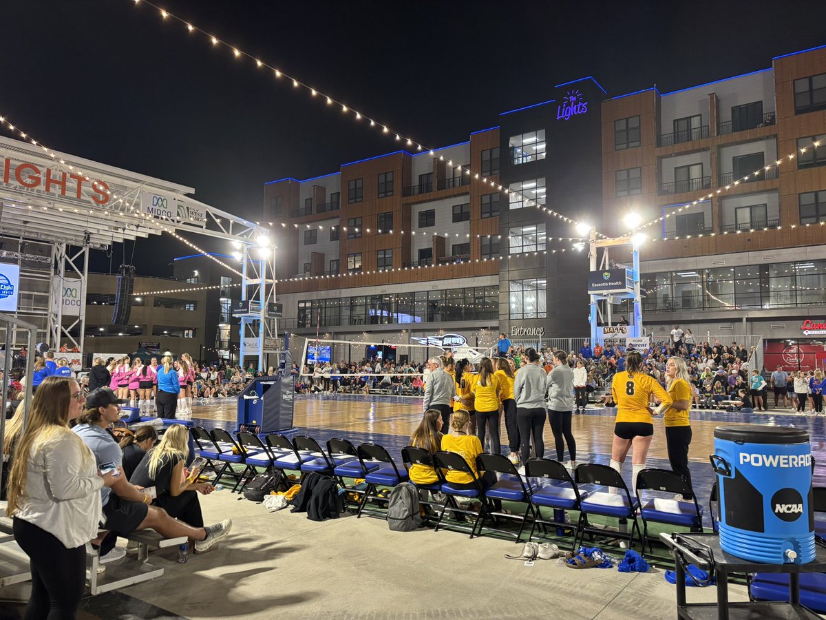Very cool event for <a href="/LandonsLight/">Landons Light Foundation</a> featuring outdoor volleyball!  Great seeing the Bruins volleyball team play tonight! <a href="/FargoNDSchools/">Fargo Public Schools</a> #StrongerTogether