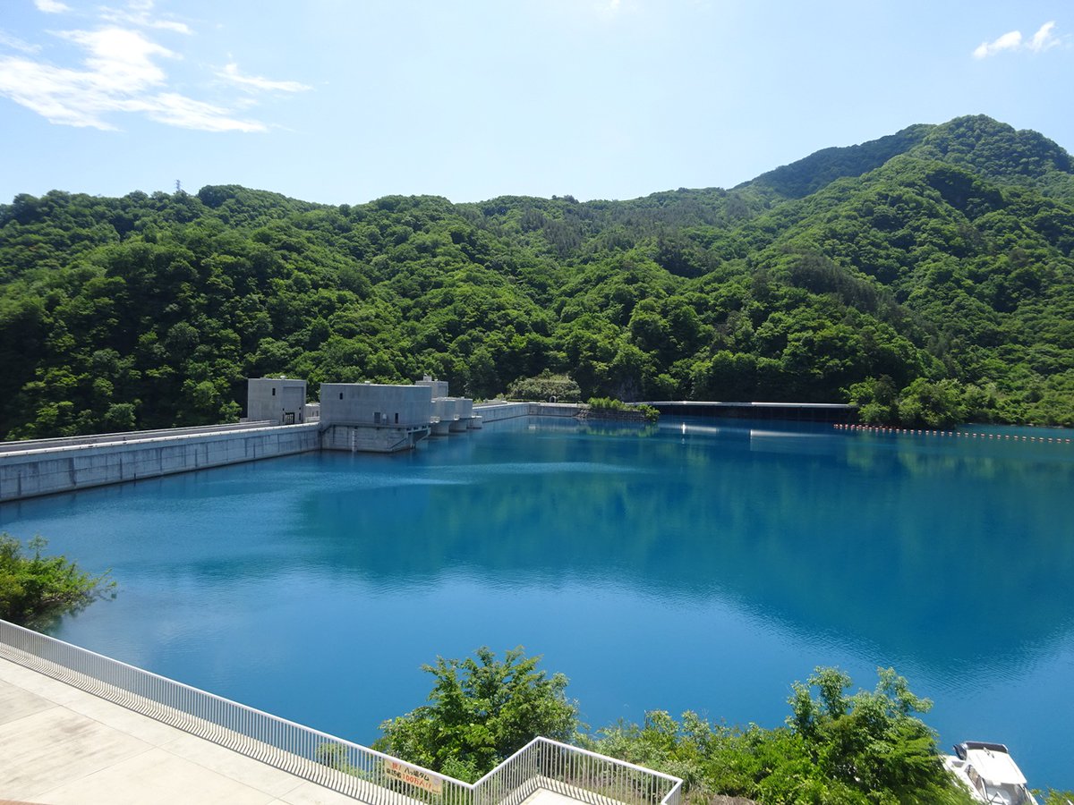 【八ッ場便り】
【水がピンチ！節水にご協力を】
こまめに蛇口を閉めることからはじめましょう。
本日の貯水位は標高542.80ｍ、貯水率28.1％です。
本日八ッ場ダムは貯留中。
#八ッ場ダム
#水を大切に