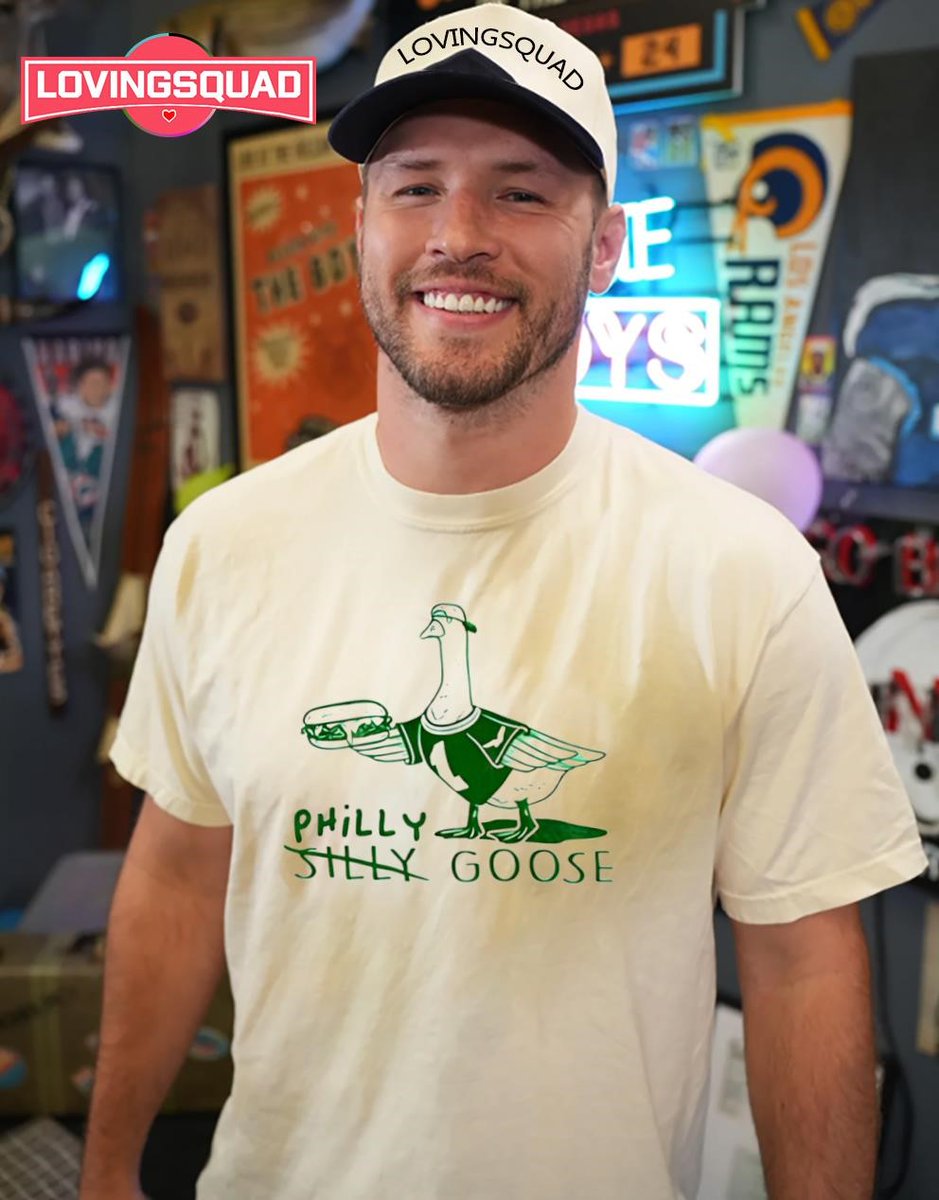 nghl26899's tweet image. Get silly with this playful Philly Goose tee, a fun way to show your Eagles pride with a touch of humor and charm. For those who love their team and a good laugh.
Get It Now: lovingsquad.com/product/philad…
#EaglesPride #PhillyGoose #NFLFun #GameDayLaughs