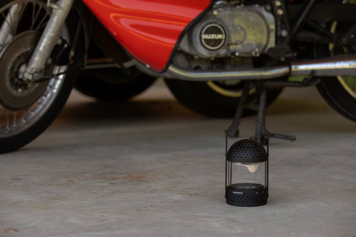 NAVYS_inc's tweet image. 『TRANSPARENT』
ミニマルな空間に自然に溶け込む「LightSpeaker」。
好きな場所に連れていけるポータブルスピーカー。
光と音が、空間をより豊かに照らします。
＃LightSpeaker ＃TRANSPARENT ＃navys