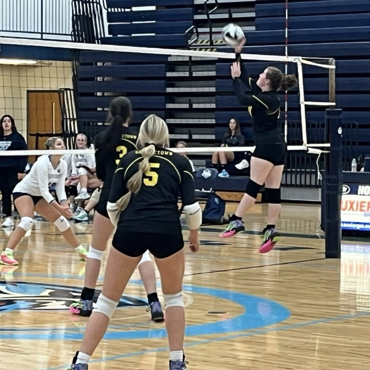 JV &amp; Varsity Volleyball defeated Blanchester tonight! Way to bring home the "W" Lady G-Men! 🏐⚫️🟡