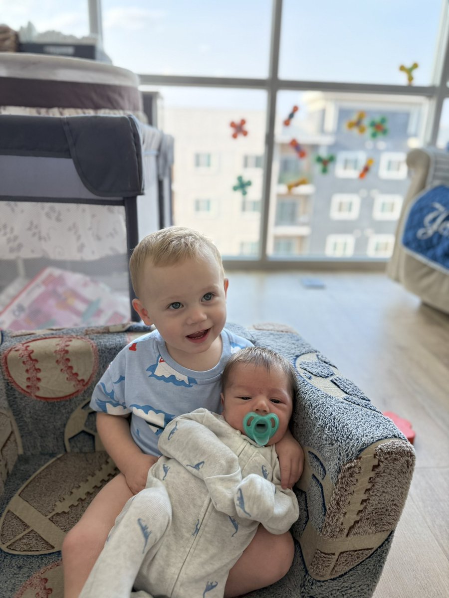 It's been a month, a month of broken up sleep, countless diapers, spit ups, and lots of naps, but more importantly it's been a month of growth and love and a feeling of happiness and satisfaction that is unmatched! Two under Two with Boys isn't for the weak. But #PT6 ain't weak!