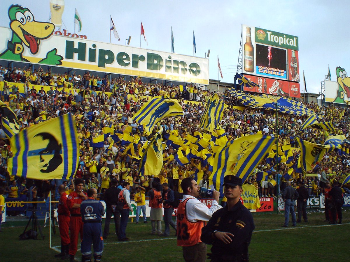 Éramos felices y no lo sabíamos...

En mala hora permitimos como afición que nos desalojaran de ese inigualable estadio, la verdadera casa de la <a href="/UDLP_Oficial/">UD Las Palmas</a> y el indiscutible templo del fútbol canario.