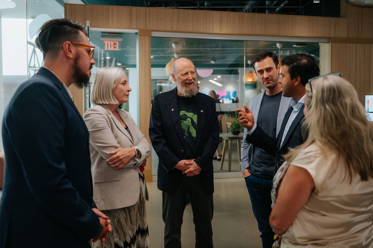 AmiiThinks's tweet photo. Another big day at Amii HQ! We were honoured to host dozens of MPs.

✔️Minister @PattyHajdu announced a $9 million investment in #AI literacy.

✔️Minister @EvanLSolomon announced a $19.7 million investment in AI compute capacity.

Learn more here ➡️ https://t.co/yPdi2wXnkb https://t.co/mNLcsx3IIm