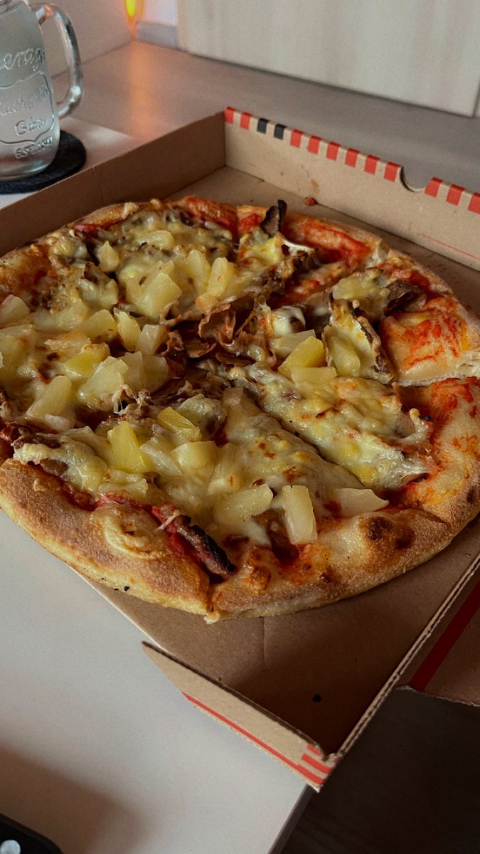 sara.🧸 tweet media