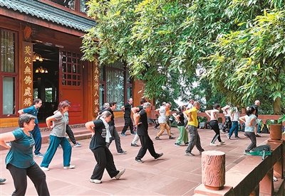 VoiceofPD's tweet image. China sees booming summer tourism demand

Chinese online travel platforms reported robust #summertravel consumption and sustained growth in cross-border trips as the two-month travel season concluded, with data showing continued innovation in domestic #tourism.

Beating the heat