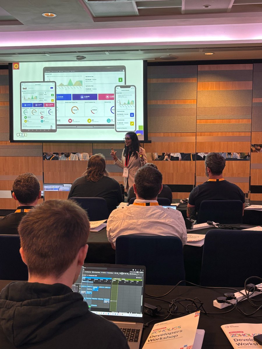 ZohoCreator's tweet image. 🇬🇧 We had an exciting two days at @Zoholics UK filled with workshops, one-on-one sessions, and engaging conversations at our booth. The workshop track ended with a graduation ceremony celebrating participants who completed the program.
Our Director of Product Management, Charles…