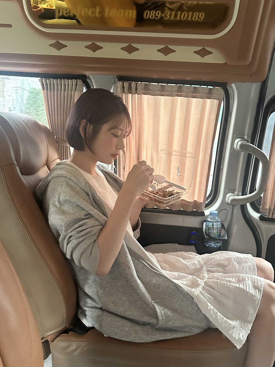 珍しくお昼ご飯食べてました。
お嬢はタイ米がお気に召したようです🍚
<a href="/Saika_Kawakita/">河北彩伽</a>