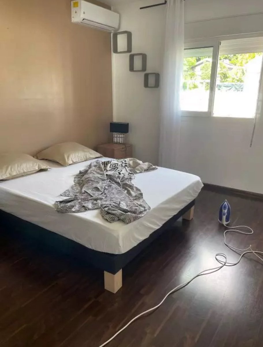 Gwegwar's tweet image. À quel moment quelqu’un qui se dit agent immobilier d’une grande enseigne, va mettre en vente un bien avec ce genre de photos ? #pro #orpi #immo