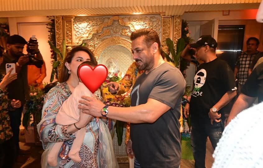 kundans0397993's tweet photo. #Salmankhan bhai at #Rahulkanal home with cutest kids of #Rahulkanal dada..♥️♥️💎🇮🇳😘
#Skf #Battleofgalwan #kids
#Beinghuman https://t.co/XuooJUXFwx