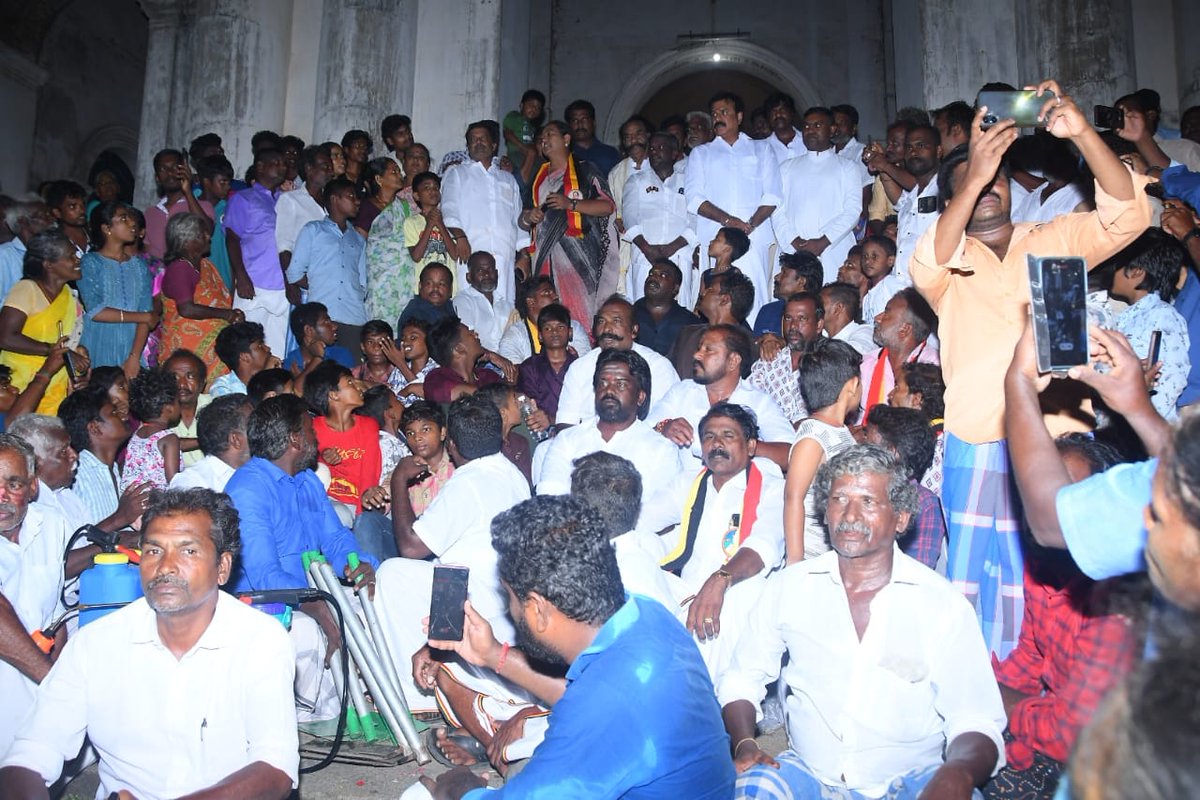 PremallathaDmdk's tweet photo. உள்ளம் தேடி இல்லம் நாடி  தேமுதிகவின் இரண்டாம் கட்ட சுற்றுப்பயணத்தில்  திருவாரூர் வடக்கு பகுதியில் மக்களை சந்தித்தபோது!

#DMDK #premamalathavijayakanth #CaptainVijayakanth #thiruvarur https://t.co/OGtC5IYce3