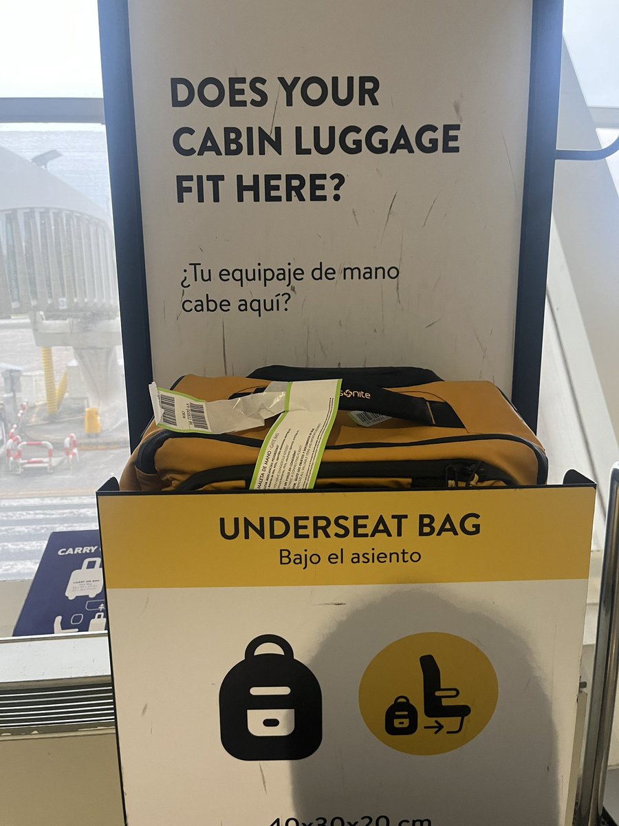 Ayer <a href="/vueling/">Vueling Airlines</a> me cancela el vuelo. No pone asistencia. No cubre las dietas. Y llegas al aeropuerto para que una señora te diga: “chaval te va a salir cara la mañana”.

Maleta medida en la ida. En Munich el fin de semana. Ya no son los 60 euros. Es la falta de empatía y el trato.