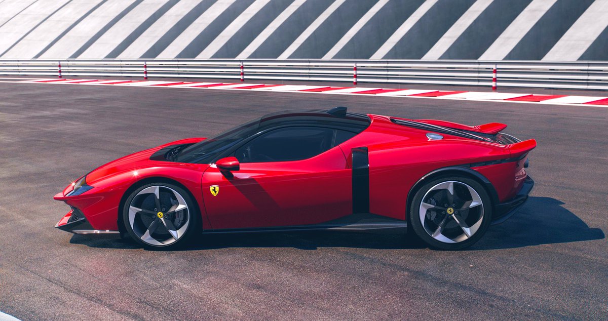 automotorcope's tweet image. Vuelve el #FerrariTestarossa con el nombre #849Testarossa el más potente de la historia #Ferrari V8 biturbo híbrido enchufable PHEV con tres motores eléctricos con una potencia total de 1.050 cv velocidad maxima 330 km/h .El nuevo #Testarossa2026  en carrocerías Coupe y Spider