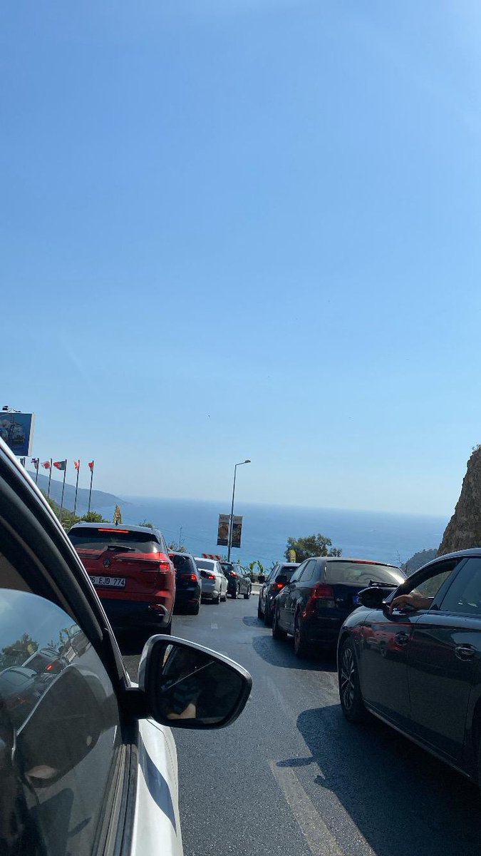 OmrOlgun's tweet photo. #Günaydın 🌞☕☕
Hayırlı sabahlar 🙋 https://t.co/mALrzkTvYF