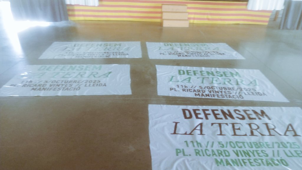 Comencem a treballar! 

Mans a la feina de cara a la manifestació del 5-O a Lleida. 
14 plataformes ens unim sota la consigna de reclamar la defensa de la terra per a uns pobles vius. 

#DefensemLaTerra #5Octubre #NoSomAbocador