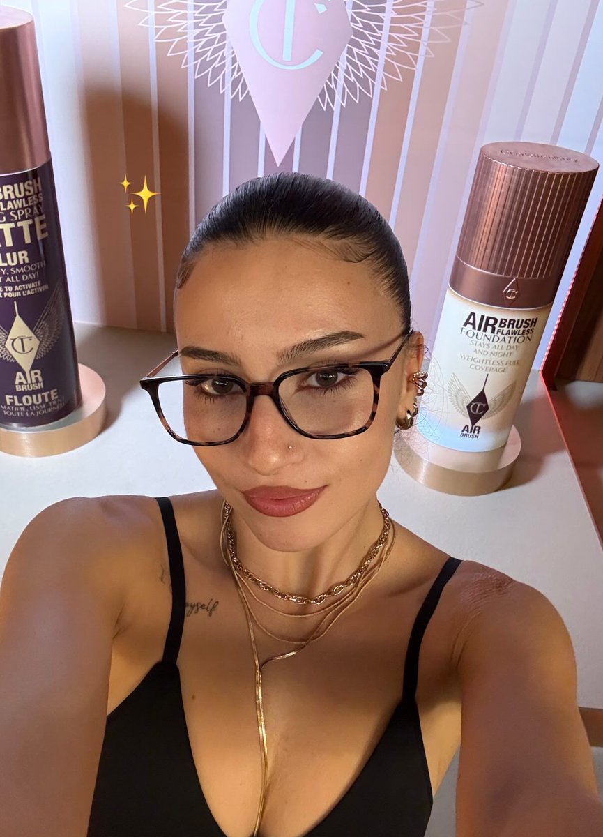 Bonne journée à tous avec la craquante Lénie Vacher !
Un bon potentiel     🤤 🤤