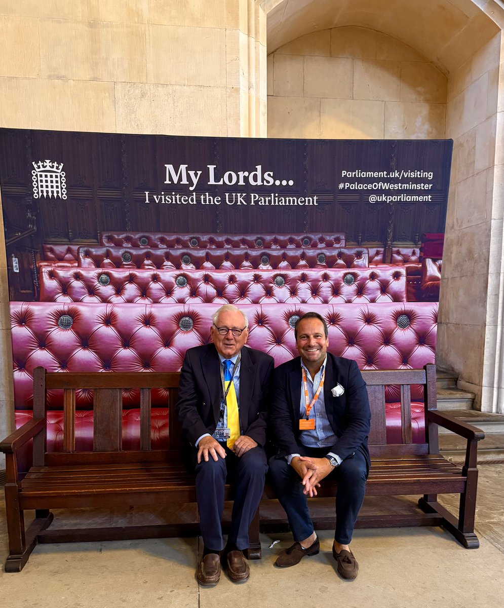 🇬🇧 Londres siempre deja huella.
Visitando el Parlamento británico y la Cámara de los Lores junto a <a href="/PBottomleyMP/">Sir Peter Bottomley</a> 🏛️, figura clave en la política del Reino Unido. 
Gracias a la baronesa Virginia Bottomley por hacerlo posible 🌍✨

#Odgers #OdgersUK #WhereLeadershipMatters