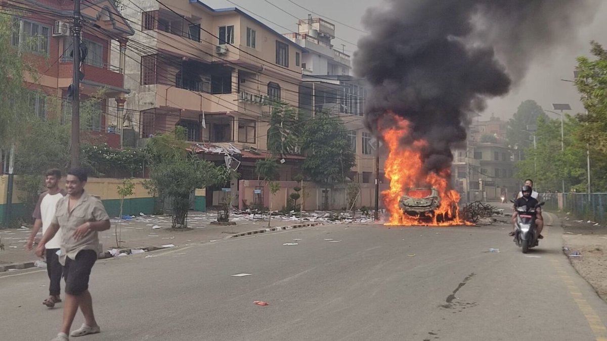 🇳🇵 Que se passe-t-il au Népal ?

Le soulèvement de la génération Z au Népal est-il une révolution de couleur organisée par les monarchistes ou une explosion sociale qui repose sur des questions sociales et économiques ?

Analyse 👇

editoweb.eu/nicolas_maury/…