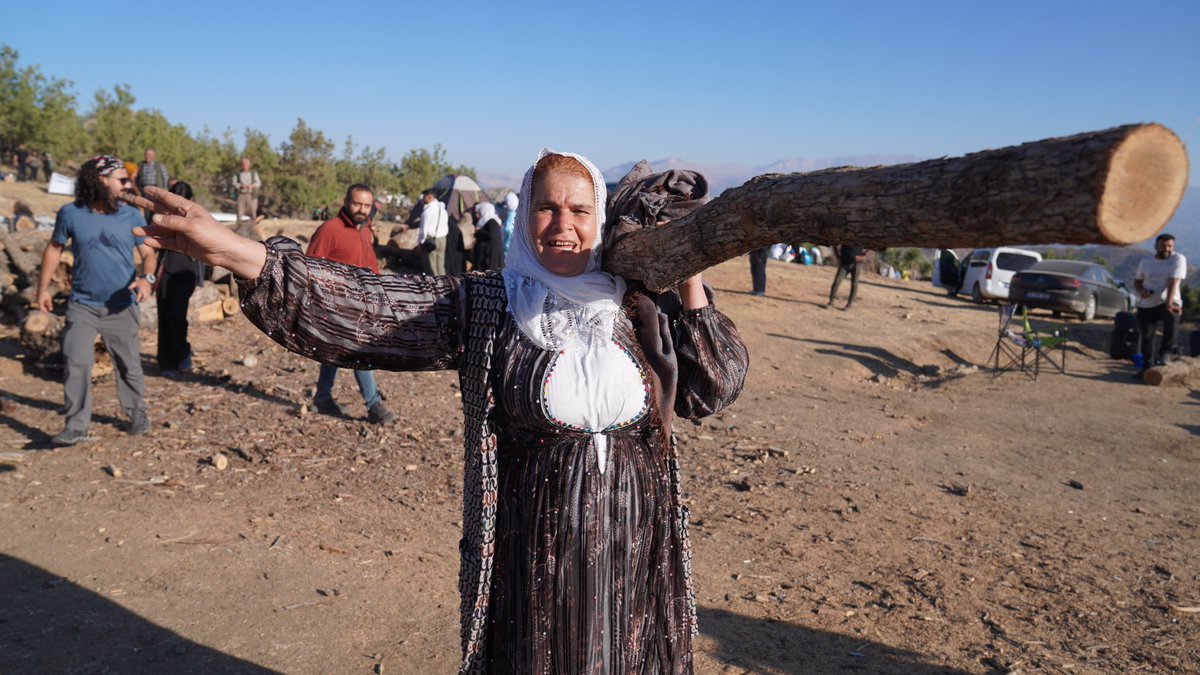 Besta'da doğa talanına karşı nöbet  

Ağaç da bizim toprak da

10.09.2025

📸 <a href="/Druvanass/">Dilgeş Ruvanas</a> <a href="/emrullahrojger/">Emrullah Acar</a> <a href="/ZeynepDurguut/">Zeynep Durgut</a> <a href="/maturkce1/">Mezopotamya Ajansı</a> 

mezopotamyaajansi43.com/tum-haberler/c…