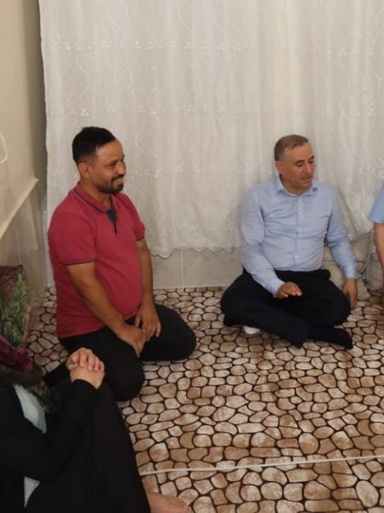 Eyyübiye 12'ler mahalle başkanımız, evladım gibi sevdiğim kıymetlimiz İbrahim Göktaş'ı kaybetmenin derin üzüntüsü içerisindeyiz. 

Merhuma Allah'tan rahmet, kederli ailesine baş sağlığı diliyorum.