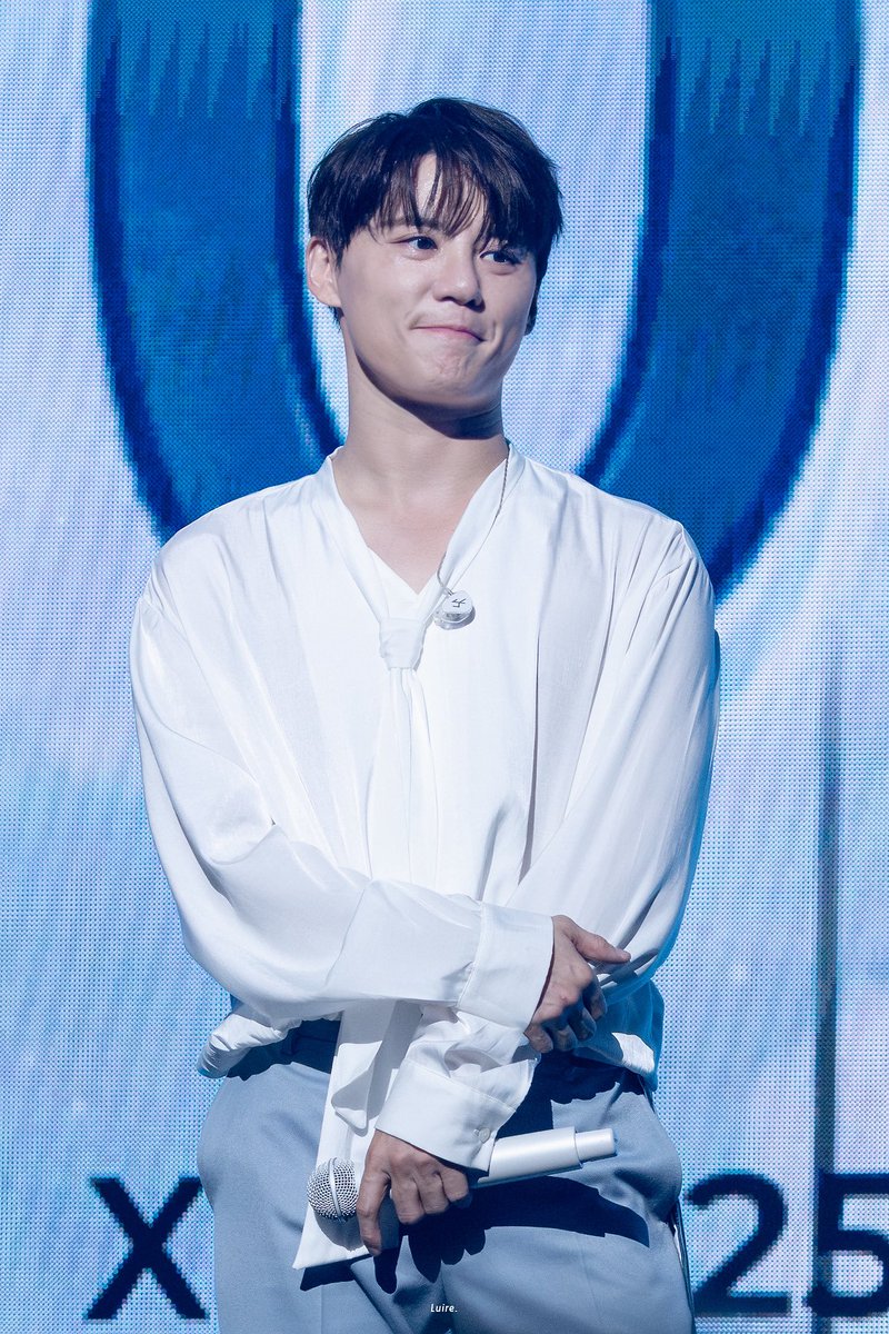 카드.긁힐때까지 써ㅎㅎ << 이러는데 
막상 사용내역보면 

💳 알라딘 
💳 알라딘
💳 아타페스티벌 
💳 김말국
💳 상해 팬미팅
💳 굿즈
💳 선선콘 4 Day 
💳 굿즈 
•••