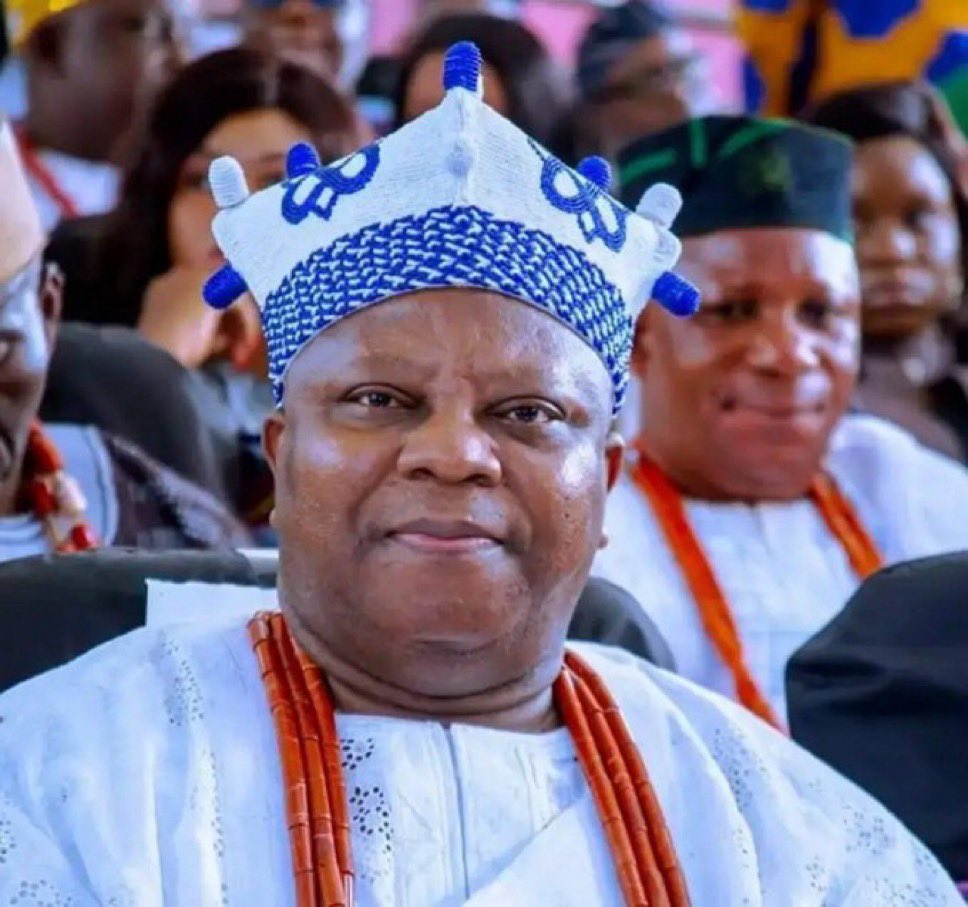 TrendingEx's tweet photo. Update: Osun kingmakers have refused to dethrone jailed Oba Joseph Oloyede; Apetu of Ipetumodu, while he’s serving a 7.5yrs sentence in US over a $4.2M COVID-19 benefit scam.

* Throne unmanned since May 2024, since his disappearance. https://t.co/drZu8fDFV7