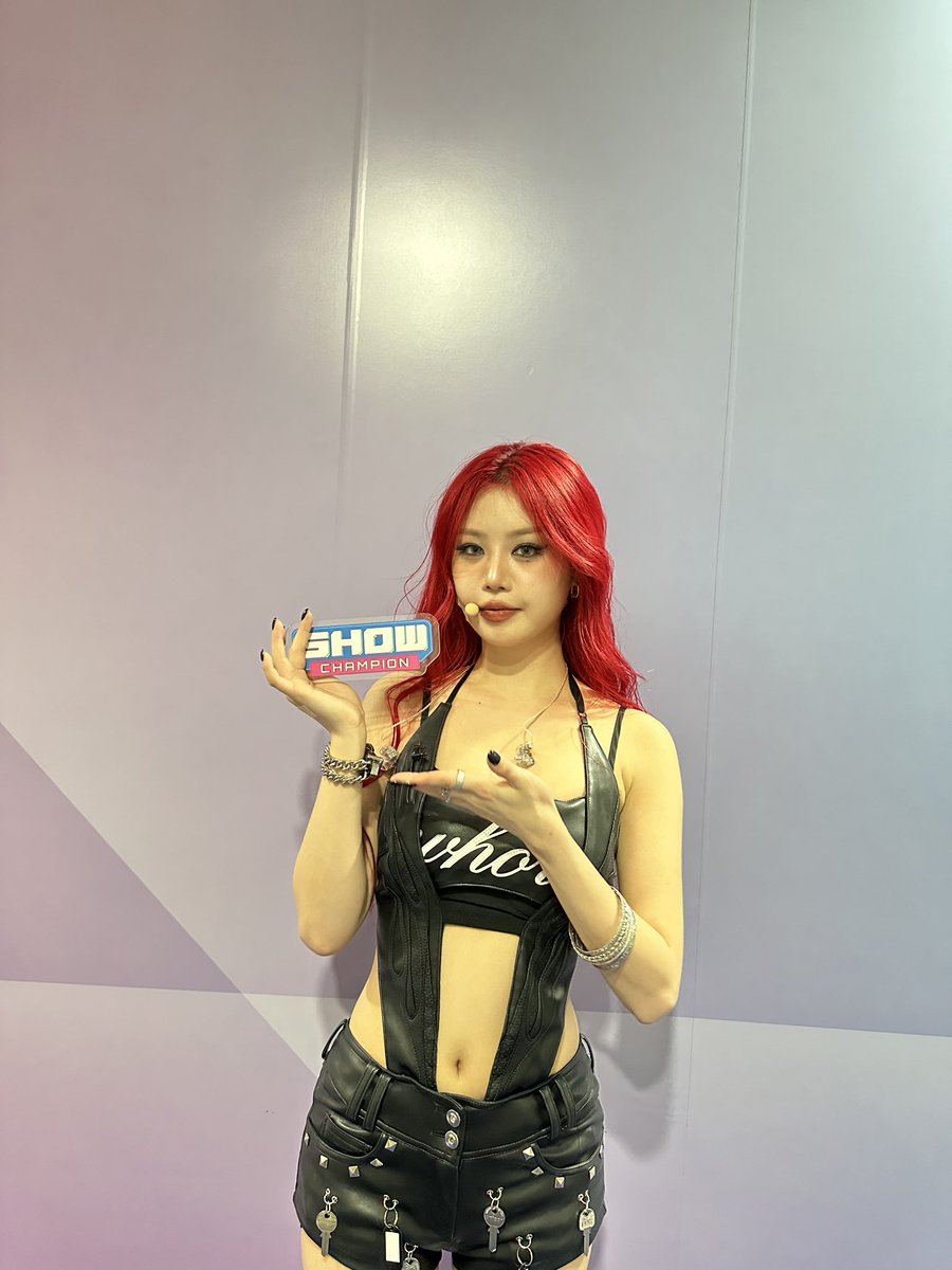 showchampion1's tweet photo. #수진 이 #BADITUDE 무대 본 순간 
#쇼챔피언 초고강도 콘크리트 망부석 됐습니다🗿🧎‍♀️

특히 레드 + 서수진 = #배디튜드 
이 공식이면 그저 망부석이 되…💕
눈 깜짝할 새 심장도 굳어버렸다구요 (⸝⸝⸝ᵒ̴̶̥́ ⌑ ᵒ̴̶̣̥̀⸝⸝⸝) https://t.co/JeVaTI2U2n