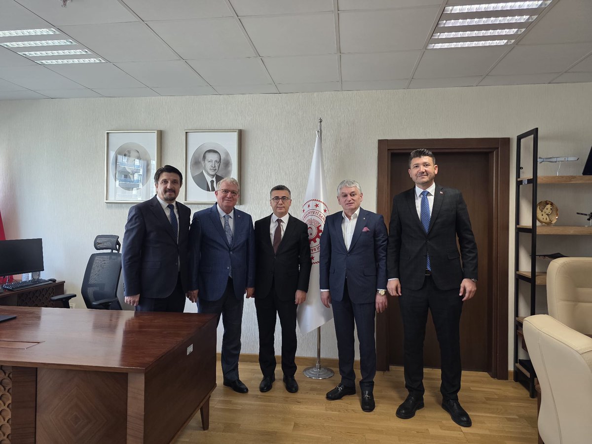 Ankara  programımız kapsamında T.C. Sanayi ve Teknoloji Bakanlığı Ar-Ge  Teşvikleri Genel Müdürü Sayın Coşkun Çekiciler’i ziyaret ederek  Teknopark çalışmalarımız hakkında verimli bir fikir alışverişinde bulunduk.
<a href="/tekirdagtso/">Tekirdağ Ticaret ve Sanayi Odası</a> <a href="/tekirdagnku2006/">Tekirdağ Namık Kemal Üniversitesi</a>