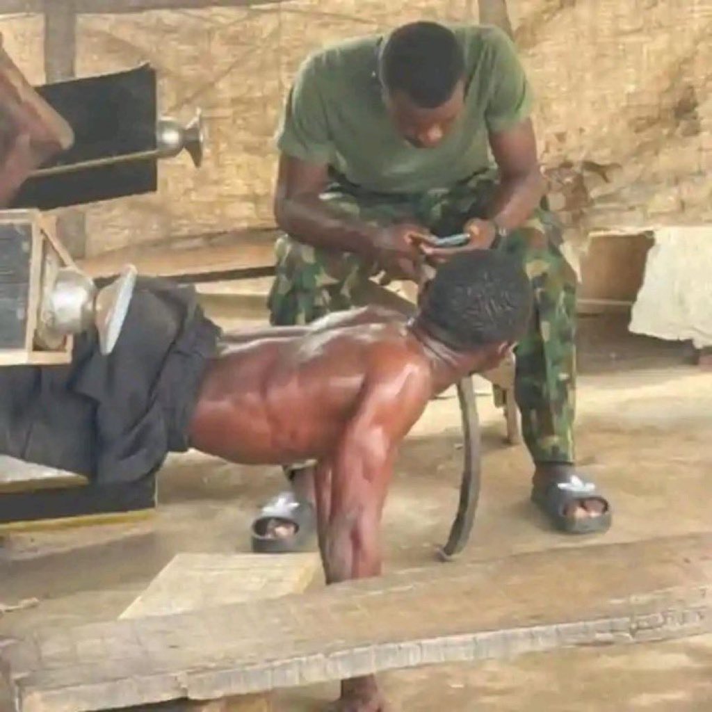 kaggwebrian's tweet image. My wife deleted your chats but thank God u still hv them 🥹😭