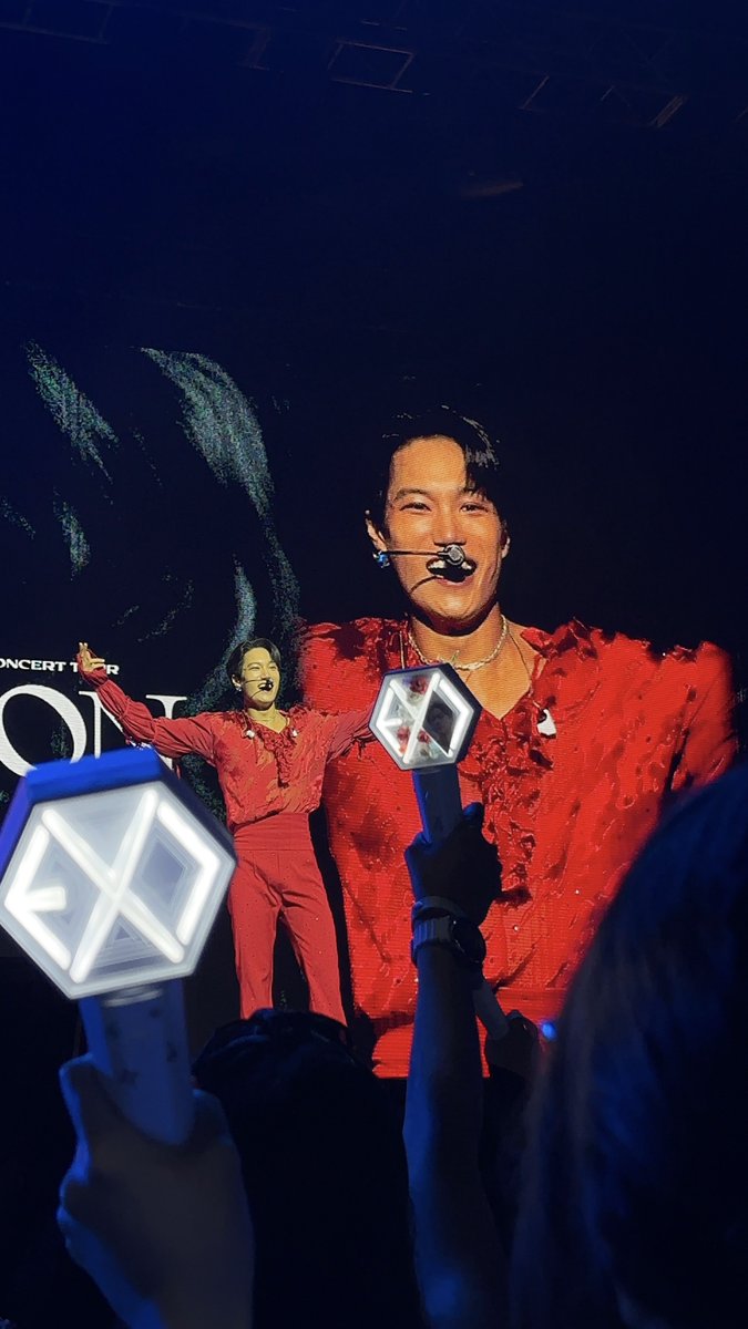 myeonly_1's tweet photo. guys… it was a crazy concert and I had so much fun https://t.co/2vIPiwOvPL