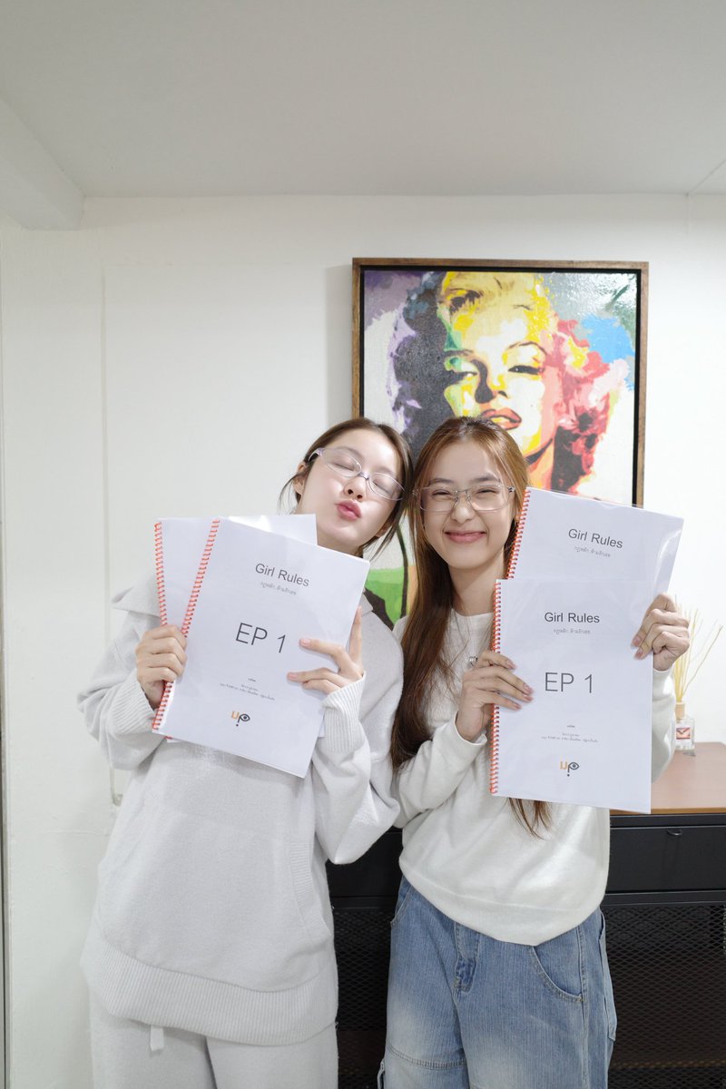 Ayollarning yalangoch eshak fotosuratlari