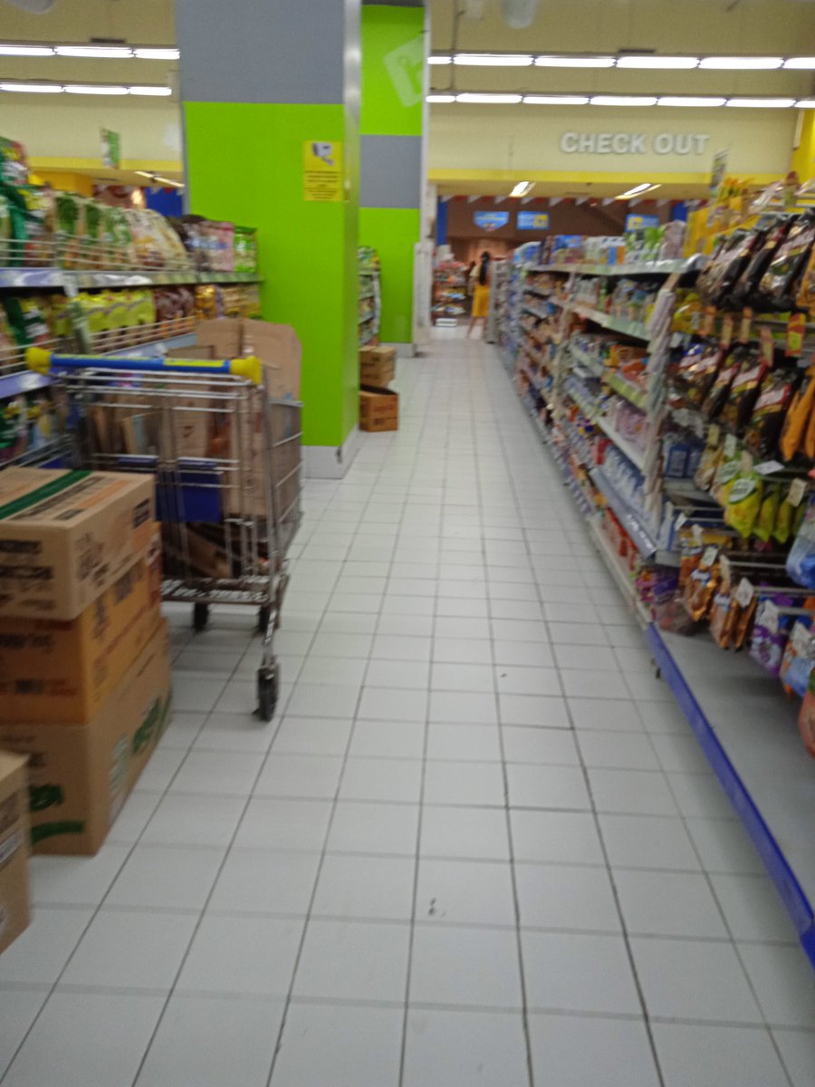Mr_Enjoy_Aja's tweet image. #Looks #Hypermart Ciputra World is #empty on weekdays 🙂
#Surabaya #Jakarta #Semarang #Bali #Lombok #Medan #Indonesia